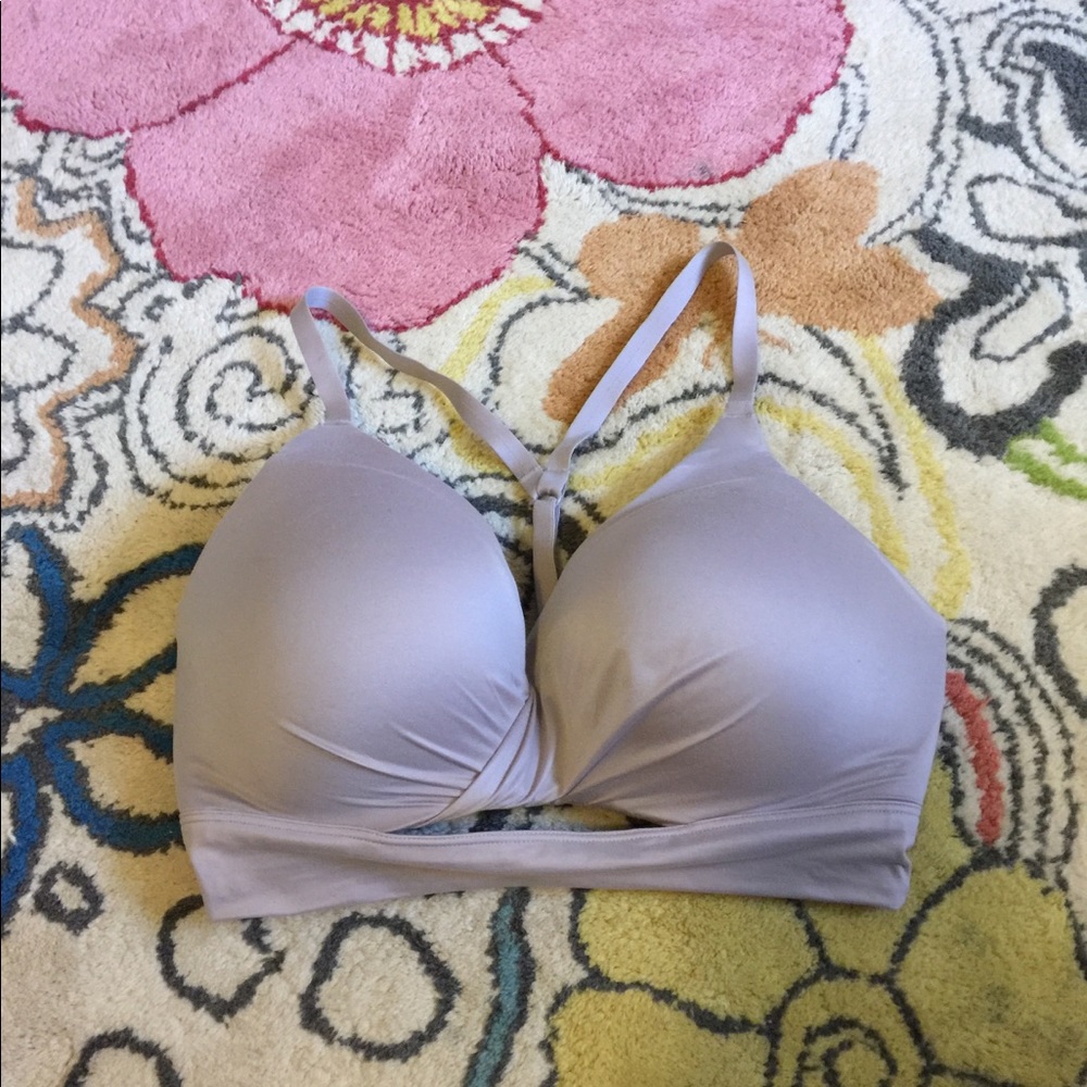 Victoria’s Secret 34DD racerback bra